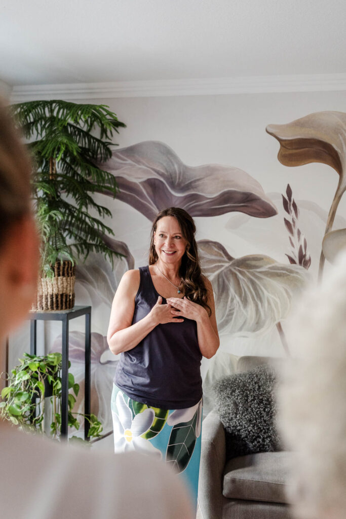 Sonja Blessing liebt es ihre Leidenschaft rund um Lomi Lomi Massagen in ihren Ausbildungen und Retreats weiterzugeben.