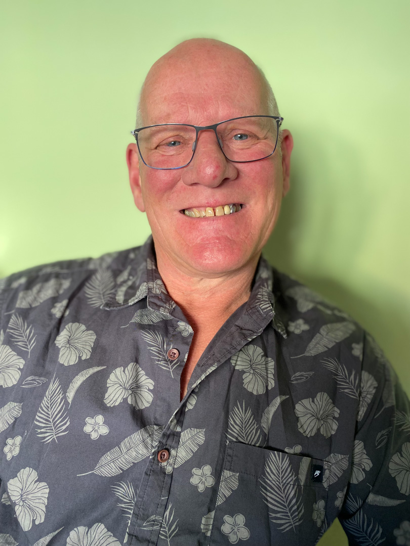 Chris ist Sonja Blessings Ehepartner, bester Freund und Teil des Teams von Lomi Lomi Blessing.